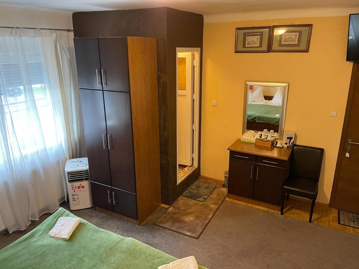 451 Rooms Γκρατς Εξωτερικό φωτογραφία