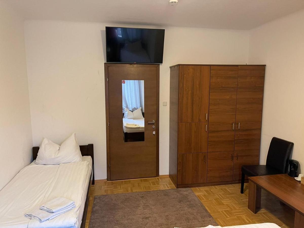 451 Rooms Γκρατς Εξωτερικό φωτογραφία